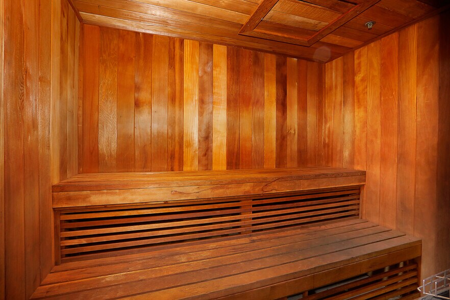 Building Photo - 2665 SW 37th Ave