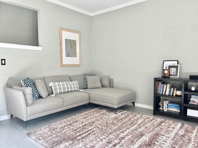 Building Photo - 2078 S Delaware St