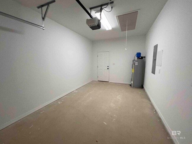 Building Photo - 33122 Stables Dr