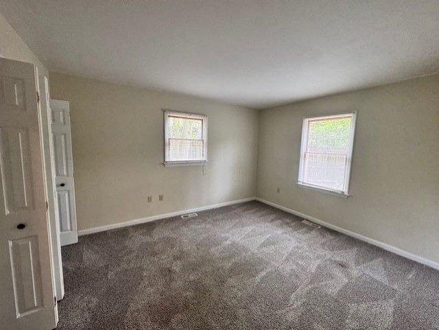 Building Photo - 7047 Maple Ct