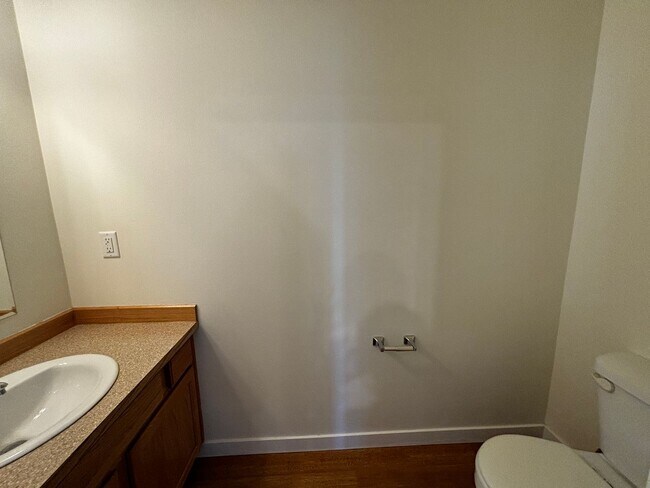 Building Photo - 3 Bed 2.5 Bath Lynden Townhome