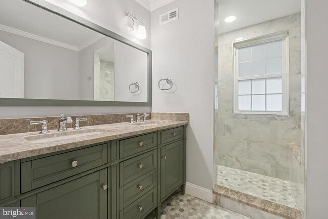 Building Photo - 62 W Lodges Ln