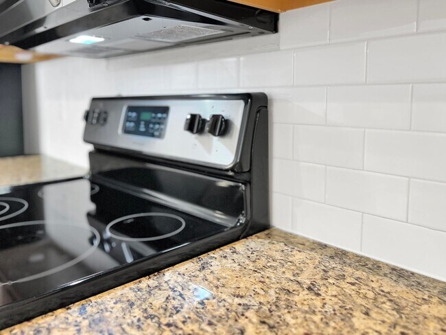 Building Photo - 4824 Willow Brook Ln