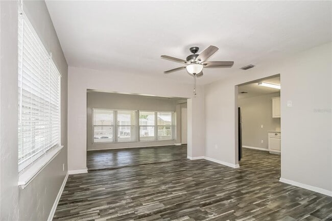 Building Photo - 52 Community Dr