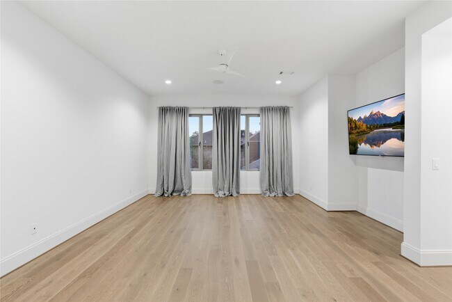 Building Photo - 6273 Piping Rock Ln