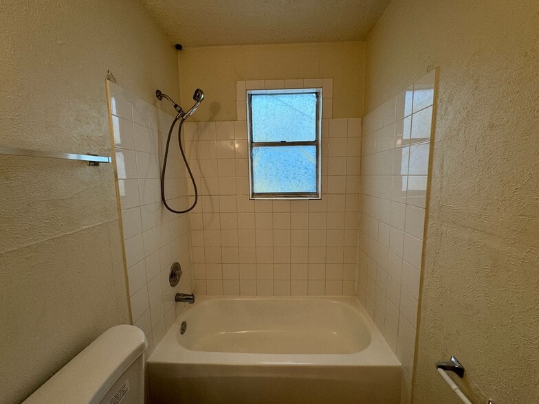 Building Photo - 1301 Franz Dr