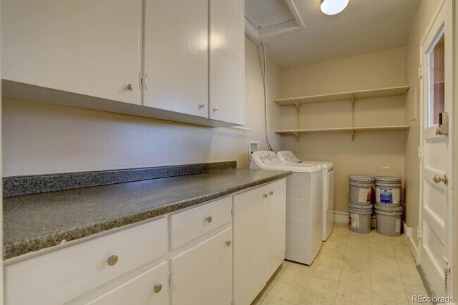 Building Photo - Updated 3 Bedroom Home in Hoffman Heights