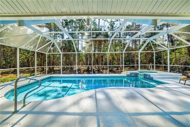 Building Photo - 390 20th Ave NW