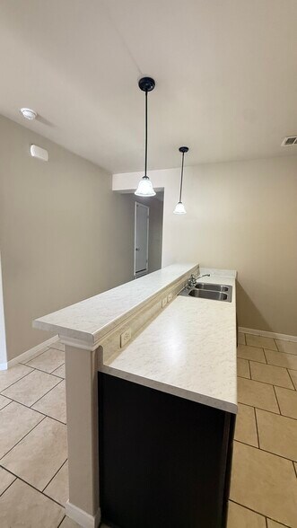 Building Photo - 4304 Ivory Ln