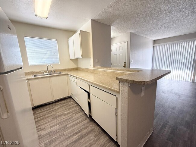 Building Photo - 2981 Juniper Hills Blvd