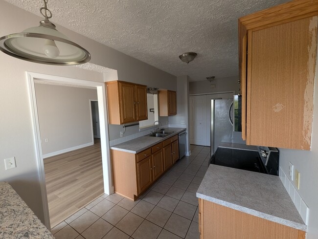 Building Photo - 3738 Riverbed Ln SE