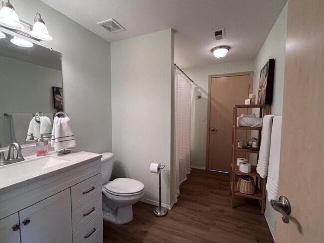 Building Photo - 22563 Hanley Dr