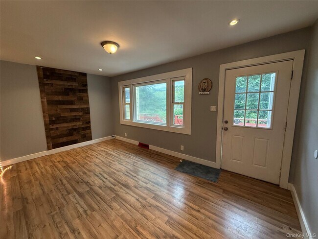 Building Photo - 2250 NY-302