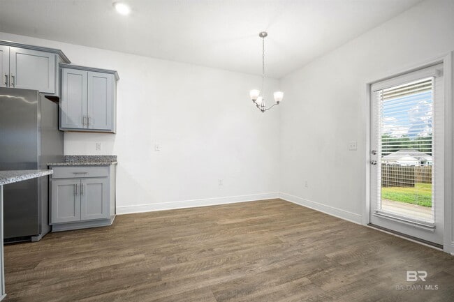 Building Photo - 13137 Cavalier St