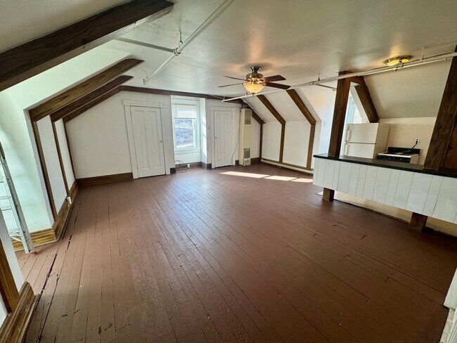 Building Photo - 4451 Highridge St