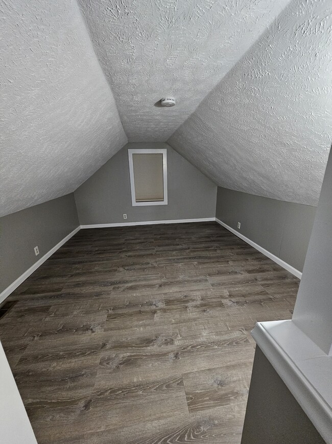 Building Photo - 5604 S 79th St