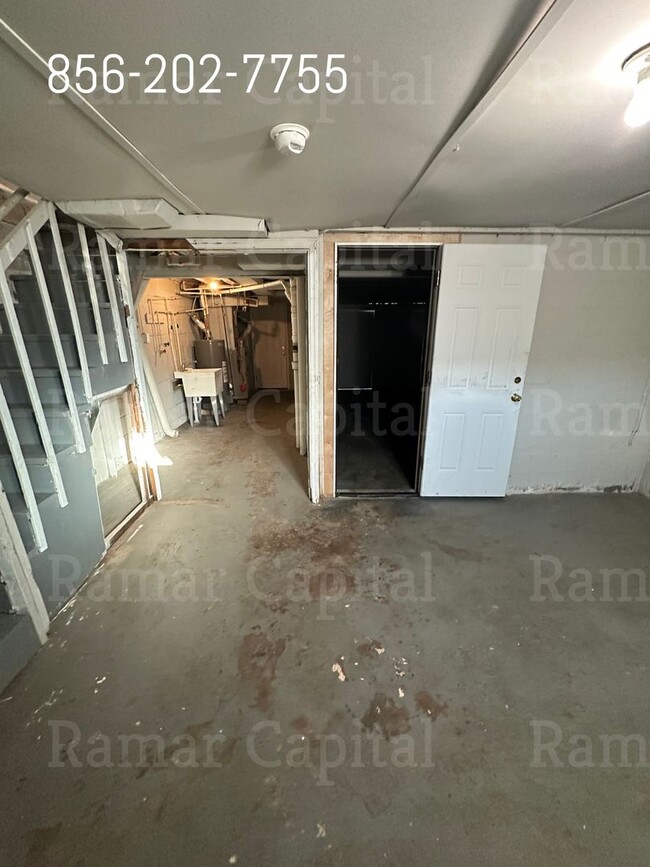 Building Photo - East Camden Spacious 3 bedroom Home - Show...