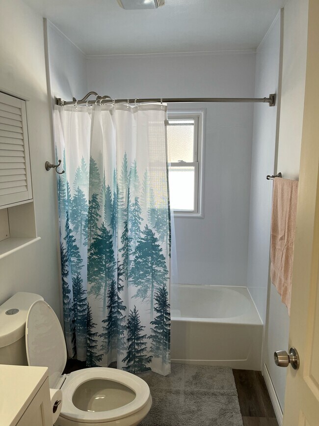 Building Photo - 8634 W Burleigh St