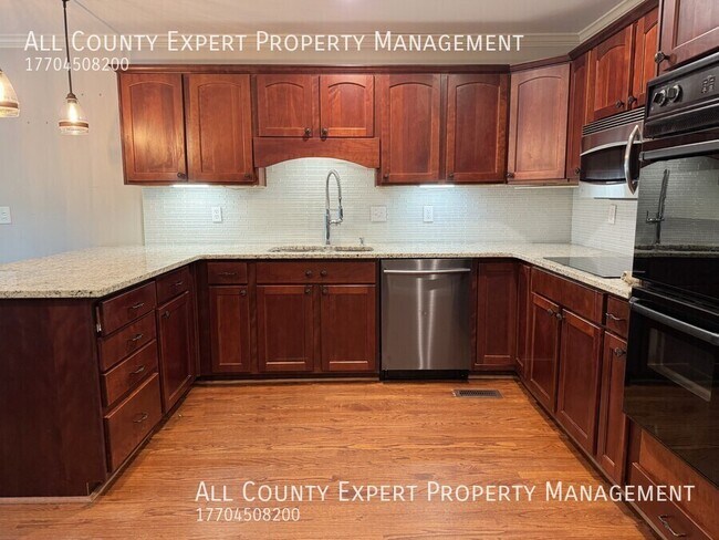 Building Photo - 11820 Highland Colony Dr