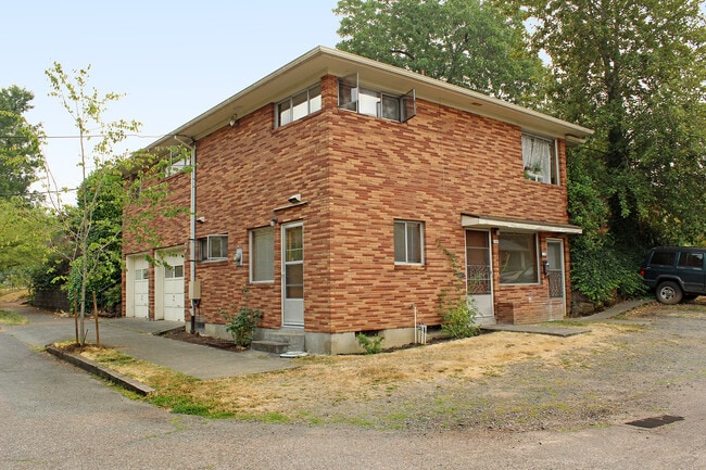 Building Photo - 126140-140 NE 59th Ave
