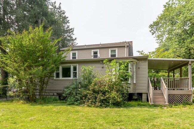 Building Photo - 4-bedroom, 2.5-bath home located in Upper Marlboro