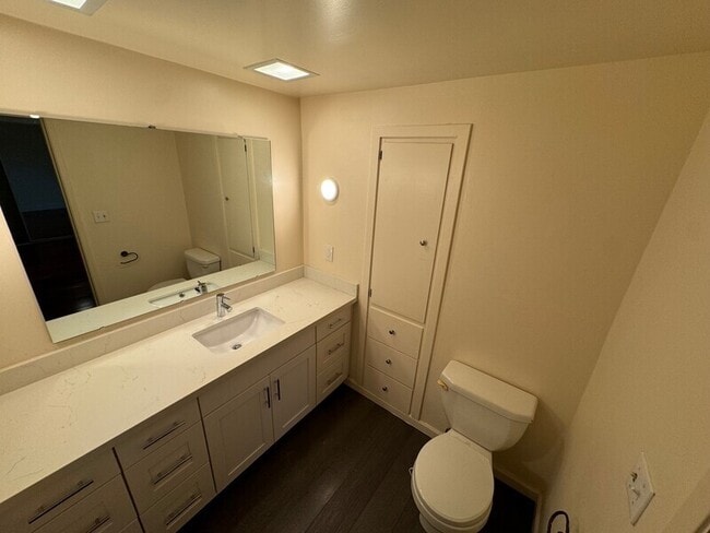 Building Photo - 9803 Rainier Ave S