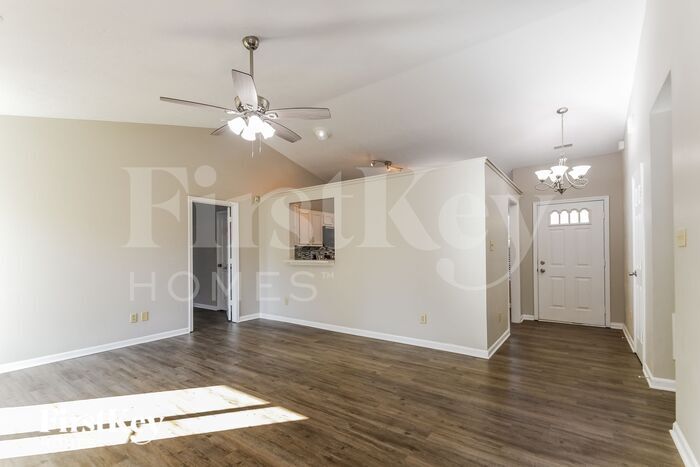 Building Photo - 20839 Summit Rd