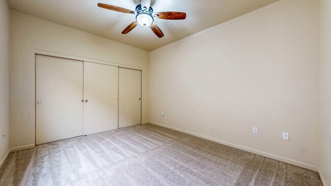 Building Photo - 2421 N Village Dr