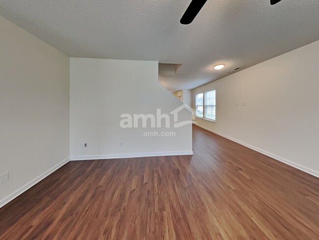 Building Photo - 842 Littleton Dr