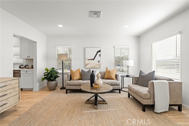 Building Photo - 267 Olive St