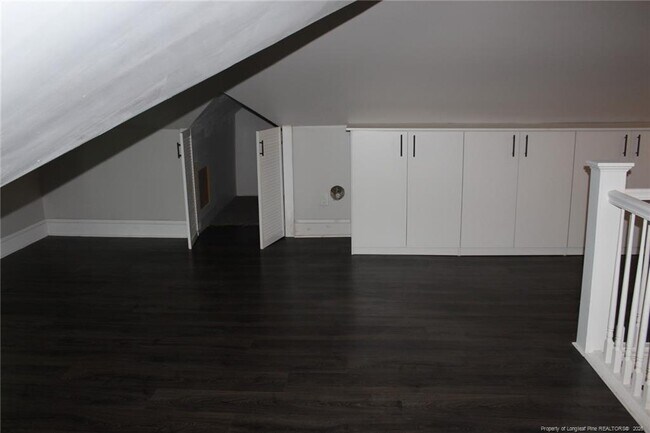 Building Photo - 236 Pinecrest Dr