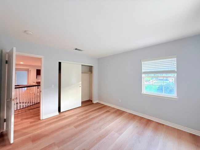 Building Photo - Pet-Friendly Hillside 4BR Home with New Flooring | Newbury Park