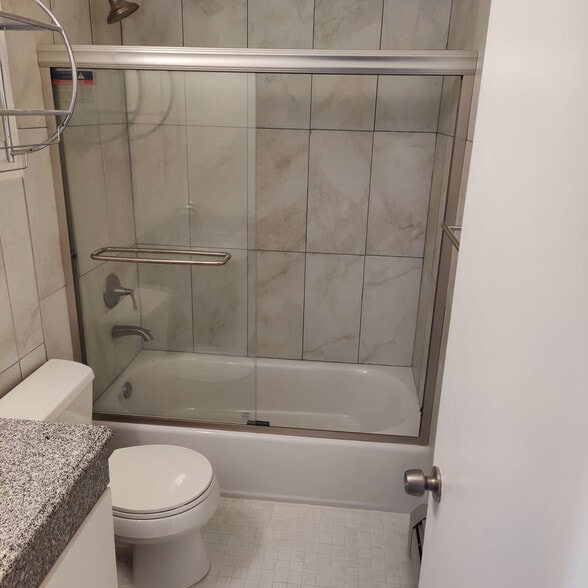 Building Photo - 2356 79th St