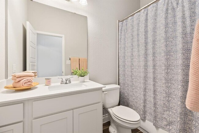 Building Photo - 3604 Mercer Rd