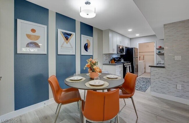 Building Photo - 7885 W Flamingo Rd