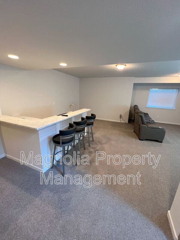 Building Photo - 11855 Koenig Dr