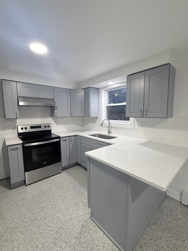 Building Photo - 6003 W 35th St