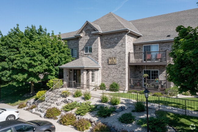 Building Photo - Meadowridge Apartments