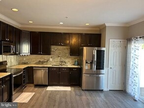 Building Photo - 215 Keenan Way