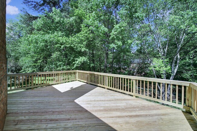 Building Photo - Charming Matthews Home for Rent!