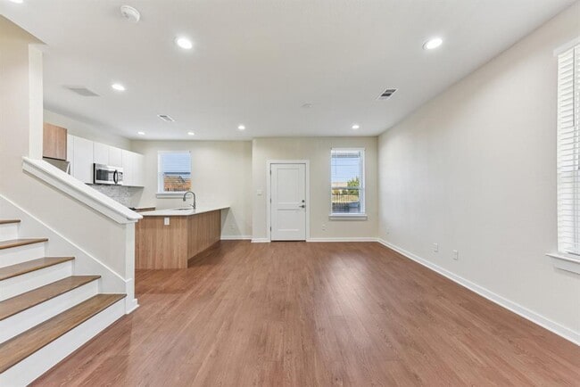 Building Photo - 17012 Marsh Wren Pass