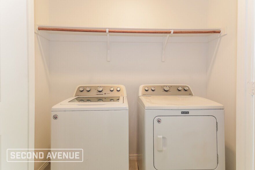 Building Photo - 2421 Eldor Wy