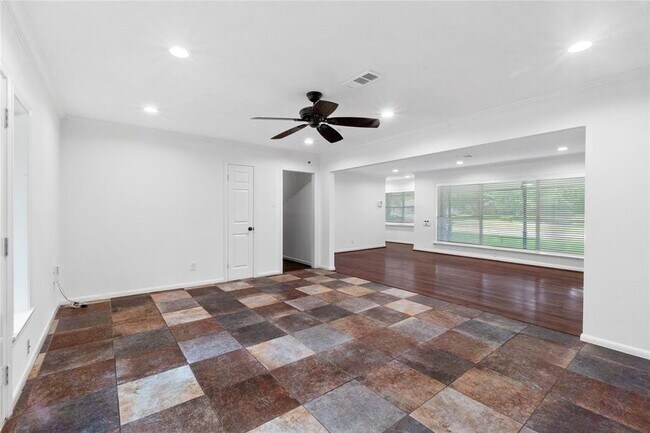 Building Photo - 5018 Willowbend Blvd