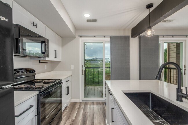 Building Photo - Charming 1 bedroom, 1 bath Condo