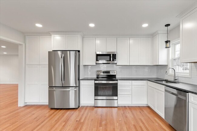 Building Photo - 2910 Fendall Ave