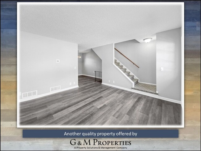 Building Photo - Rarely Available 1-Bedroom Townhouse in Henrietta: Updated & Amenity-Filled!
