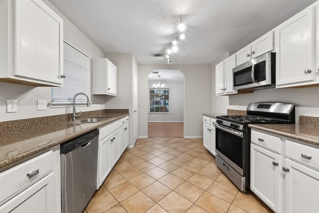 Building Photo - 21907 Willow Downs Dr