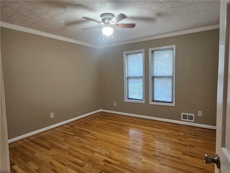 Building Photo - 395 Monivea Ln