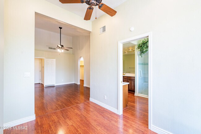 Building Photo - 11776 N Labyrinth Dr