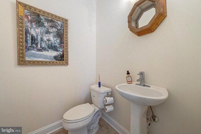 Building Photo - 18852 Ridgeback Ct